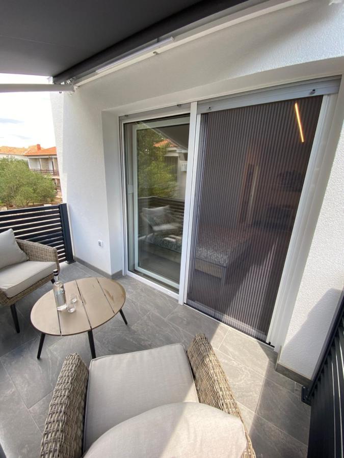 Apartmani Kumenat Biograd Na Moru Luaran gambar