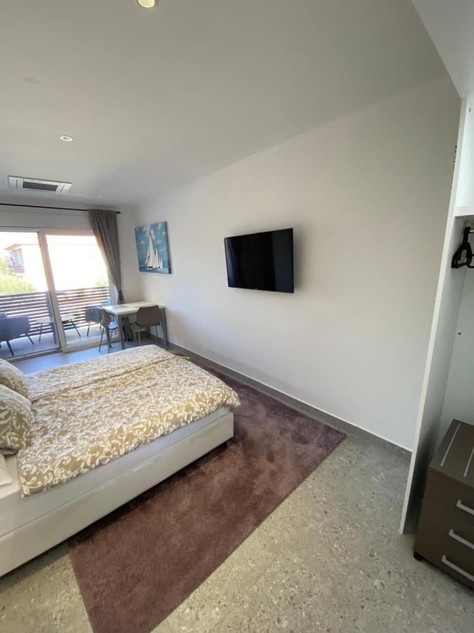 Apartmani Kumenat Biograd Na Moru Luaran gambar